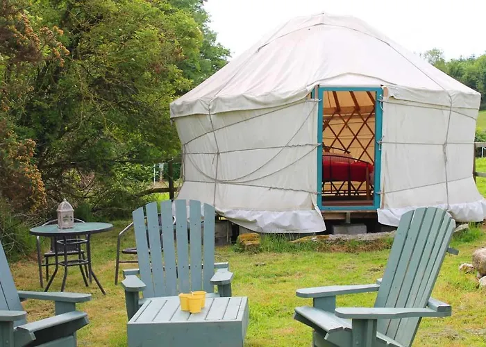 The Wood Yurt Campismo de Luxo